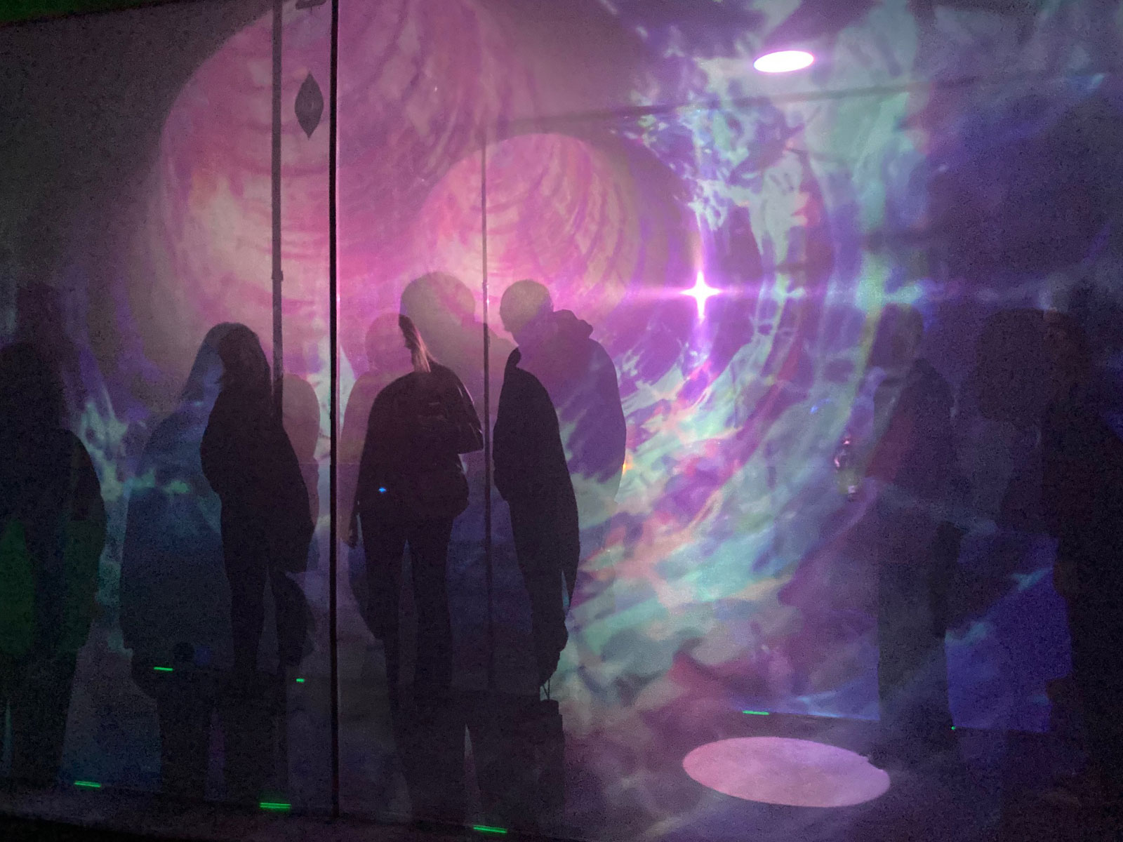 KORONA Lichtplanung | Time Tunnel Live-Licht- und Klangperformance