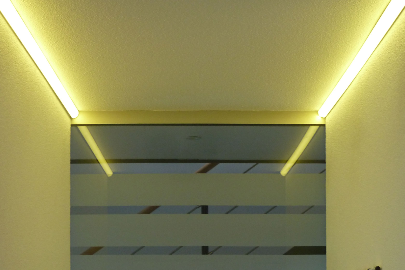 KORONA Lichtberatung | Lineares Lichtkonzept eines Einfamilienhauses