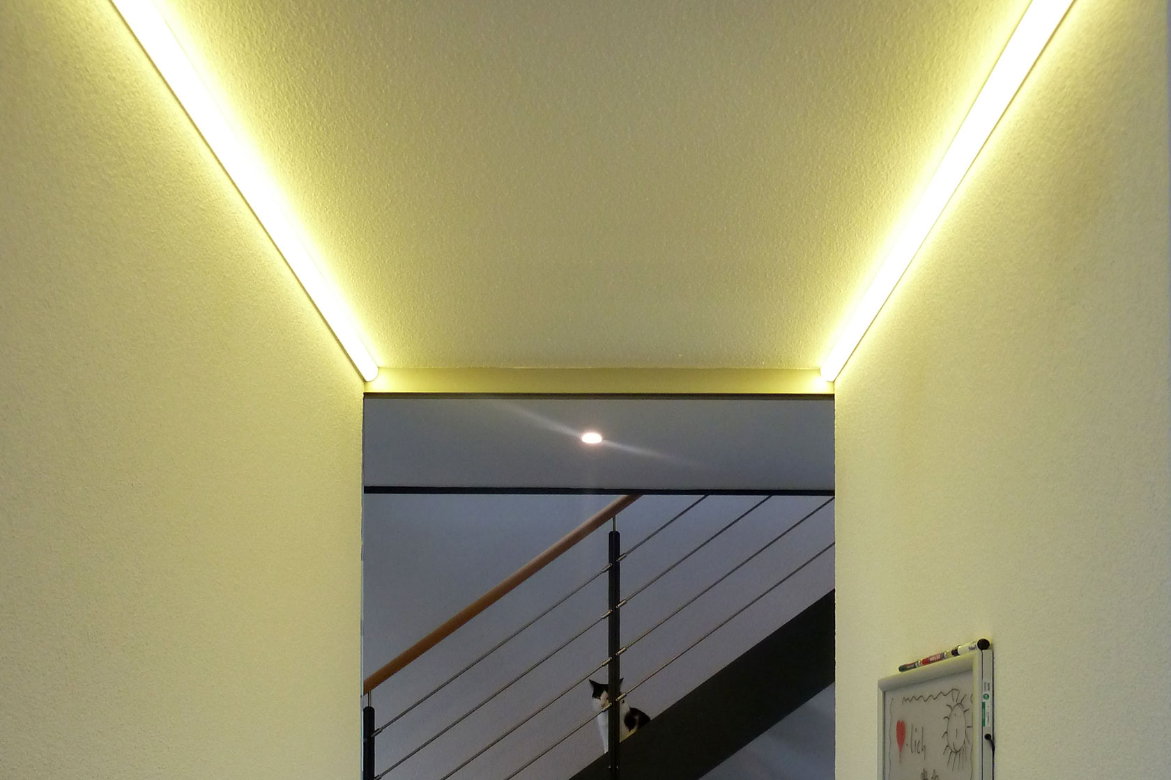 KORONA Lichtberatung | Lineares Lichtkonzept eines Einfamilienhauses